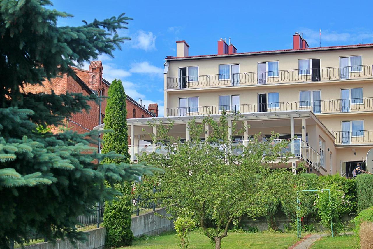 Hotel Huszcza Mragowo Exterior photo